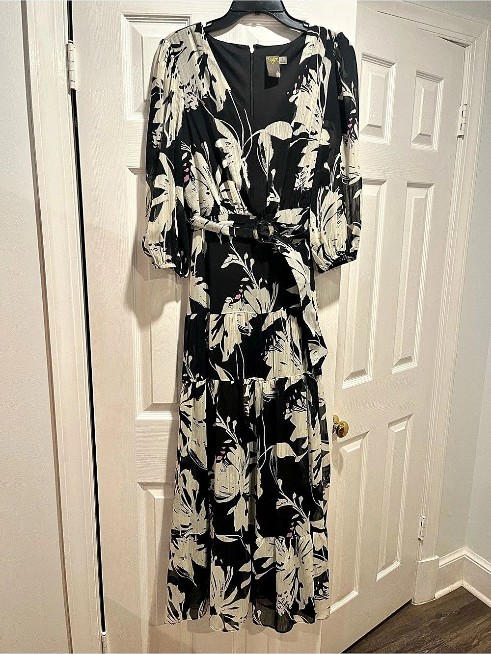 Taylor Floral Maxi Dress in Black & White Size 8